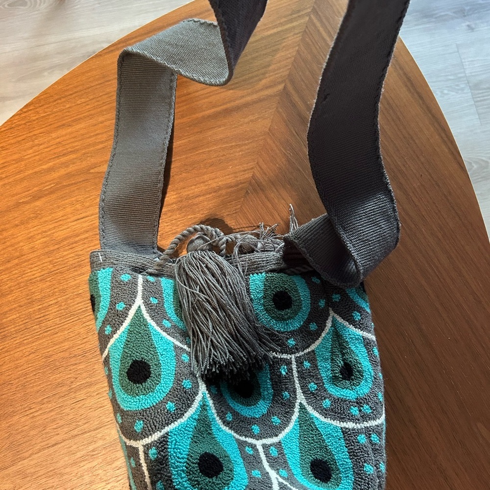 Gray and Teal Patterned Women cross-bag  Beautiful 😍 medium size ,super cut.